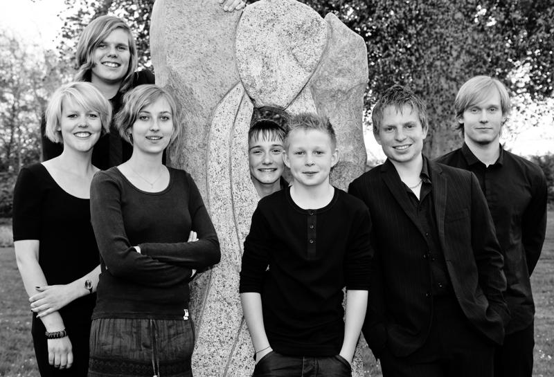  D3C_7742-2.jpg </br ><small> 2009-05-04 20:29</br >NIKON D300 35mm 1/30s f/5.6 ISO 200</small>