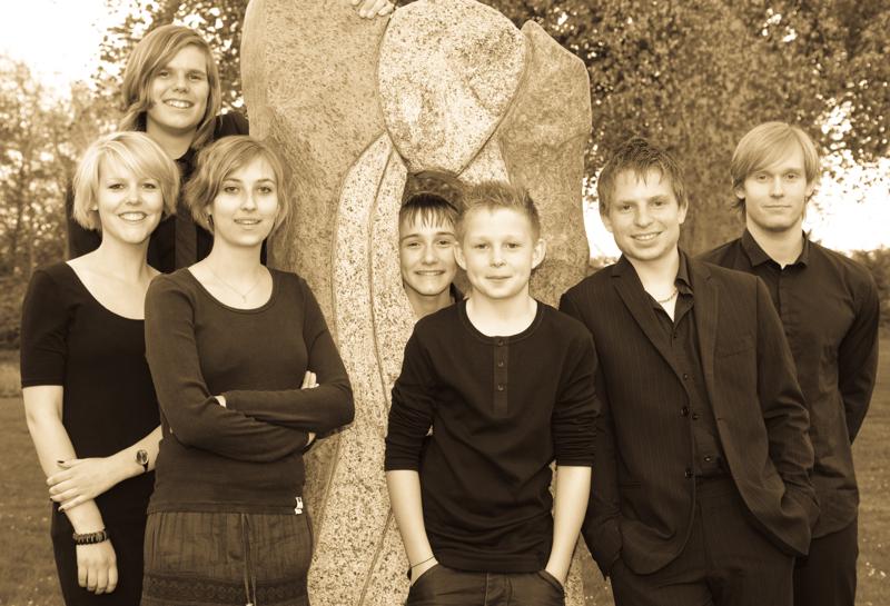  D3C_7742-3.jpg </br ><small> 2009-05-04 20:29</br >NIKON D300 35mm 1/30s f/5.6 ISO 200</small>