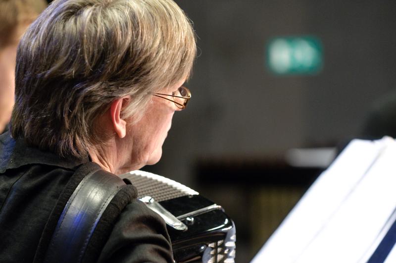  D3C_7754.jpg </br ><small> 2009-05-04 20:43</br >NIKON D300 155mm 1/50s f/4 ISO 1600</small>