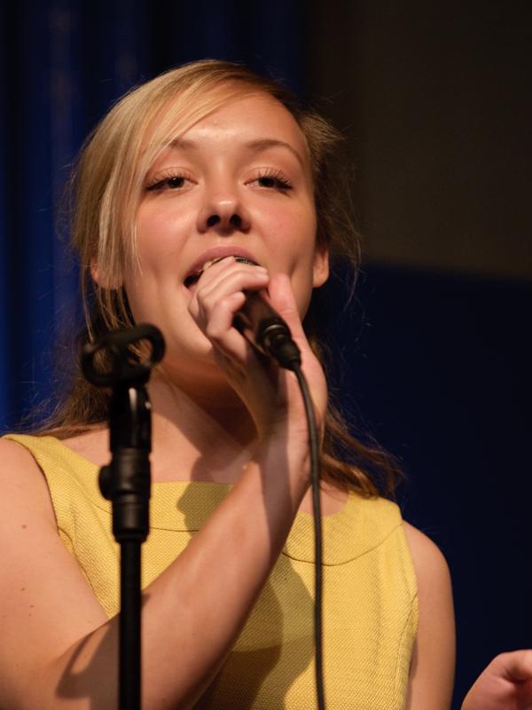  D3C_7792.jpg </br ><small> 2009-05-04 21:07</br >NIKON D300 200mm 1/125s f/4 ISO 1100</small>