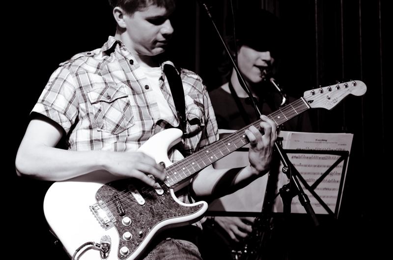  D3C_7831.jpg </br ><small> 2009-05-04 21:25</br >NIKON D300 102mm 1/60s f/4 ISO 220</small>