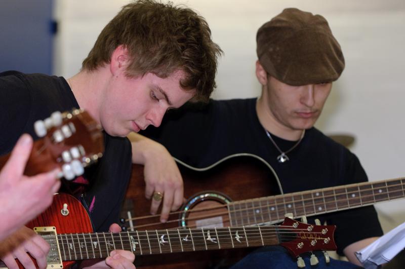  D3C_7143.jpg </br ><small> 2009-03-02 20:36</br >NIKON D300 110mm 1/125s f/4 ISO 800</small>