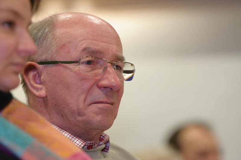  D3C_7187.jpg </br ><small> 2009-03-02 21:06</br >NIKON D300 190mm 1/60s f/4 ISO 800</small>