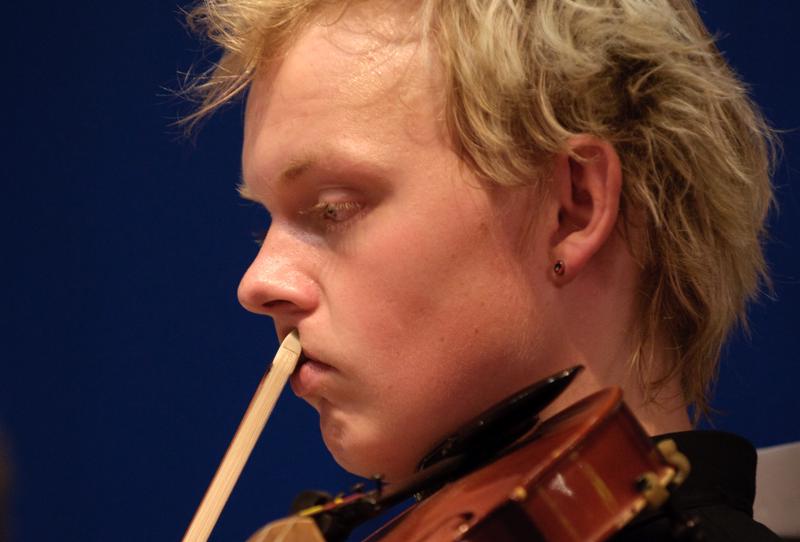  D3C_8167.jpg </br ><small> 2009-05-28 20:43</br >NIKON D300 200mm 1/80s f/4 ISO 1400</small>