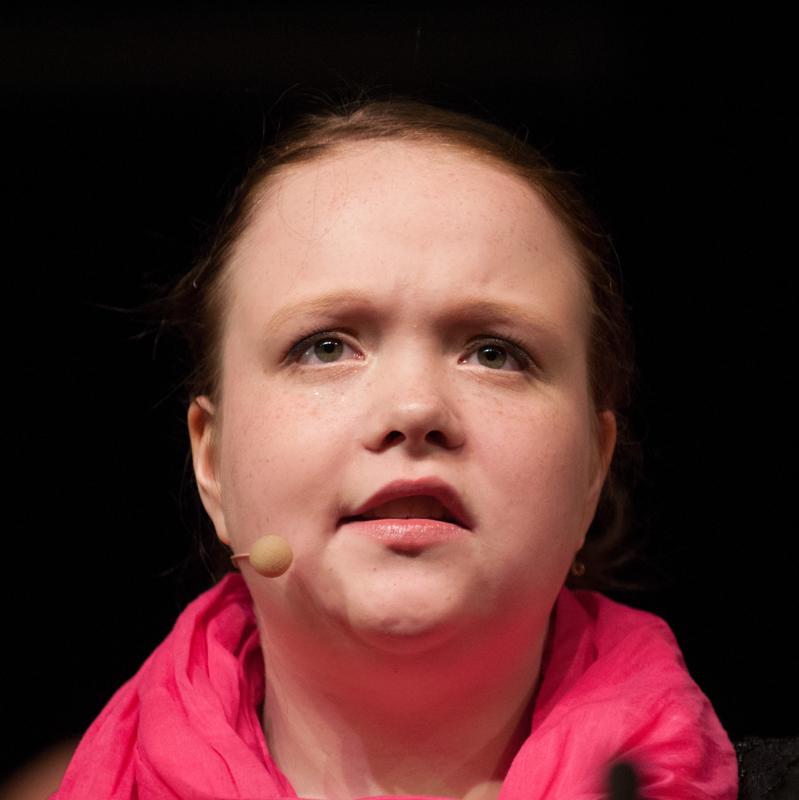  D3C_1793.JPG </br ><small> 2012-06-14 20:15</br >NIKON D300 + 70.0-200.0 mm f/2.8<br /> 170mm 1/400s f/3.2 ISO 1000</small>