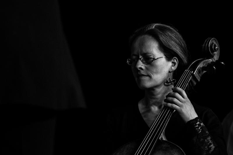  D3C_1831.JPG </br ><small> 2012-06-14 20:48</br >NIKON D300 + 70.0-200.0 mm f/2.8<br /> 200mm 1/250s f/3.2 ISO 1000</small>