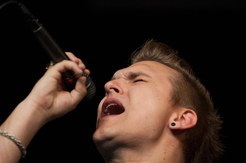  D3C_1866.JPG </br ><small> 2012-06-14 21:12</br >NIKON D300 + 70.0-200.0 mm f/2.8<br /> 200mm 1/400s f/3.2 ISO 1000</small>