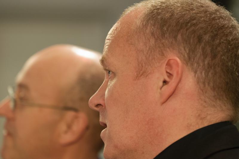  D3C_1697.JPG </br ><small> 2012-06-14 19:02</br >NIKON D300 + 70.0-200.0 mm f/2.8<br /> 125mm 1/25s f/3.2 ISO 1000</small>