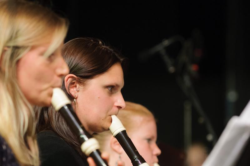  D3C_1698.JPG </br ><small> 2012-06-14 19:11</br >NIKON D300 + 70.0-200.0 mm f/2.8<br /> 135mm 1/160s f/3.2 ISO 1000</small>