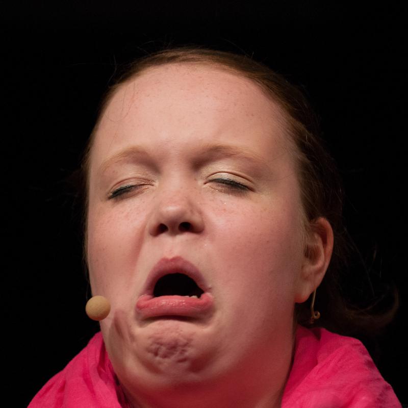  D3C_1796.JPG </br ><small> 2012-06-14 20:15</br >NIKON D300 + 70.0-200.0 mm f/2.8<br /> 175mm 1/500s f/3.2 ISO 1000</small>