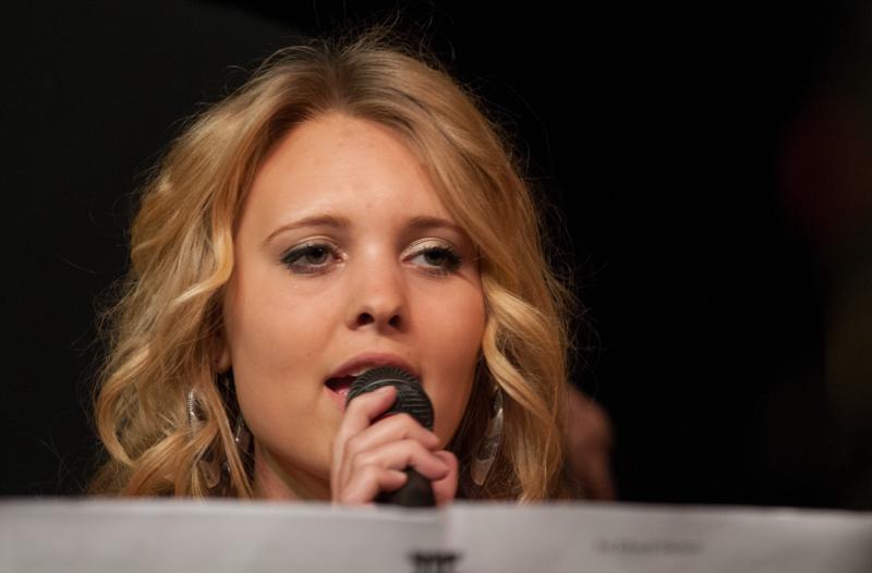  D3C_1801.JPG </br ><small> 2012-06-14 20:16</br >NIKON D300 + 70.0-200.0 mm f/2.8<br /> 200mm 1/400s f/3.2 ISO 1000</small>