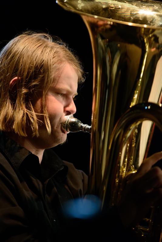  20130502_PB8_5075.JPG </br >Høje-Taastrup Kommunale Musikskole</br > <small> 2013-05-02 19:38</br >NIKON D800 + 70.0-200.0 mm f/2.8<br /> 200mm 1/200s f/2.8 ISO 1250</small>