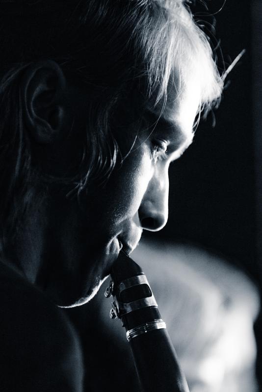  20130502_PB8_5077.JPG </br >Høje-Taastrup Kommunale Musikskole</br > <small> 2013-05-02 19:39</br >NIKON D800 + 70.0-200.0 mm f/2.8<br /> 200mm 1/160s f/2.8 ISO 6400</small>