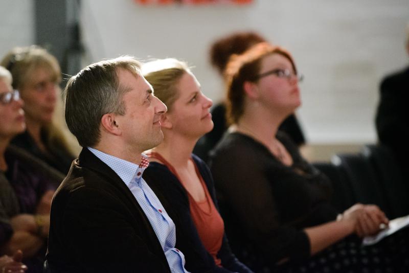  20130502_PB8_5180.JPG </br >Høje-Taastrup Kommunale Musikskole</br > <small> 2013-05-02 21:27</br >NIKON D800 + 70.0-200.0 mm f/2.8<br /> 200mm 1/100s f/2.8 ISO 6400</small>