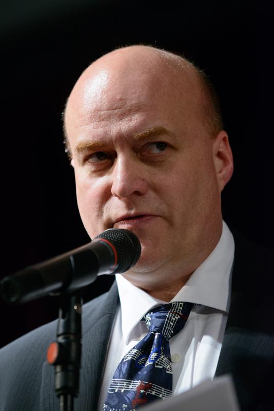  20130502_PB8_5020.JPG </br >Høje-Taastrup Kommunale Musikskole</br > <small> 2013-05-02 19:06</br >NIKON D800 + 70.0-200.0 mm f/2.8<br /> 175mm 1/200s f/4 ISO 1100</small>