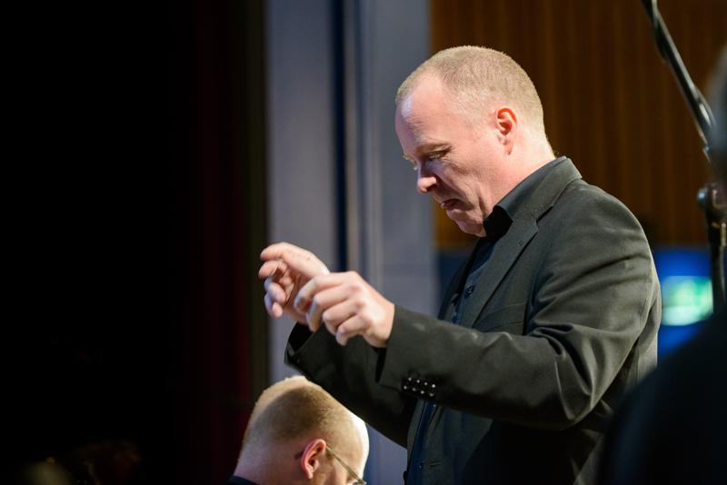  20130502_PB8_5037.JPG </br >Høje-Taastrup Kommunale Musikskole</br > <small> 2013-05-02 19:17</br >NIKON D800 + 70.0-200.0 mm f/2.8<br /> 116mm 1/125s f/2.8 ISO 1800</small>