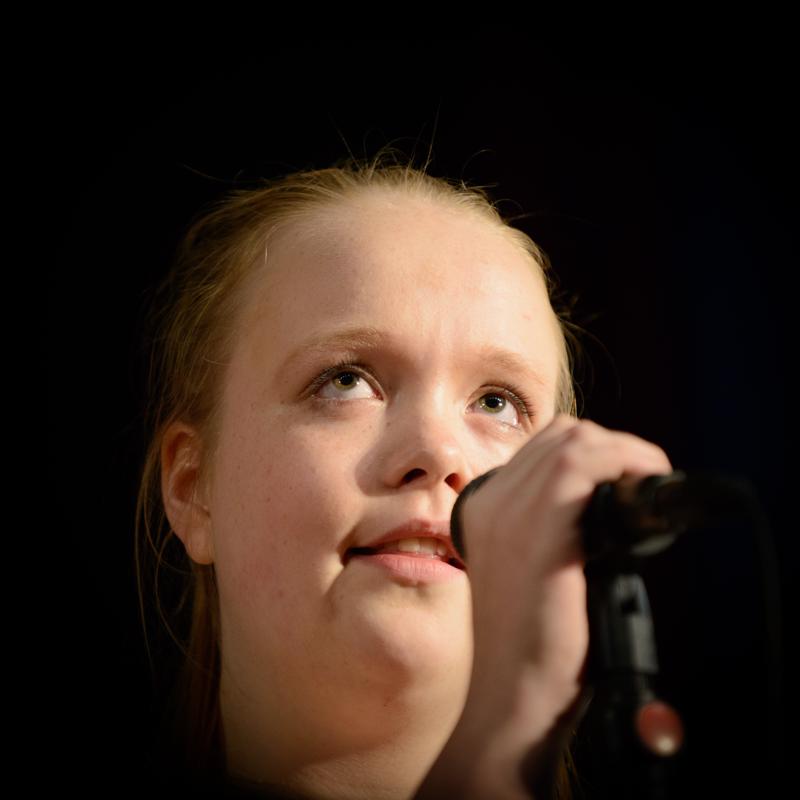  20130502_PB8_5087.JPG </br >Høje-Taastrup Kommunale Musikskole</br > <small> 2013-05-02 19:49</br >NIKON D800 + 70.0-200.0 mm f/2.8<br /> 200mm 1/200s f/3.5 ISO 2200</small>