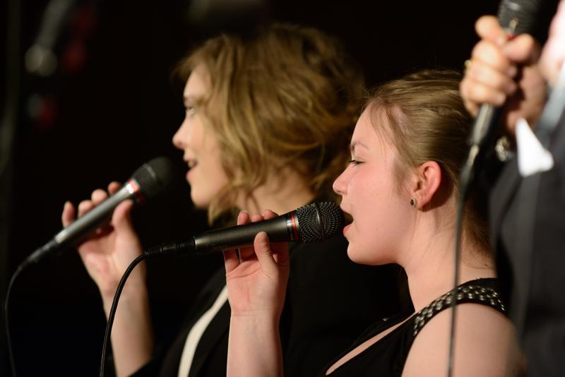  20130502_PB8_5183.JPG </br >Høje-Taastrup Kommunale Musikskole</br > <small> 2013-05-02 21:29</br >NIKON D800 + 70.0-200.0 mm f/2.8<br /> 200mm 1/200s f/2.8 ISO 640</small>