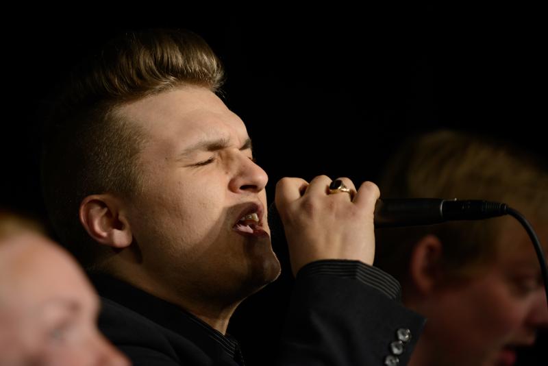  20140502_PB8_8874.JPG </br ><small> 2014-05-02 18:31</br >NIKON D800 + 70.0-200.0 mm f/2.8<br /> 200mm 1/200s f/2.8 ISO 720</small>