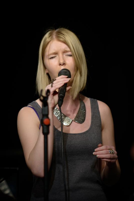  20140502_PB8_8931.JPG </br ><small> 2014-05-02 19:49</br >NIKON D800 + 70.0-200.0 mm f/2.8<br /> 200mm 1/200s f/2.8 ISO 400</small>