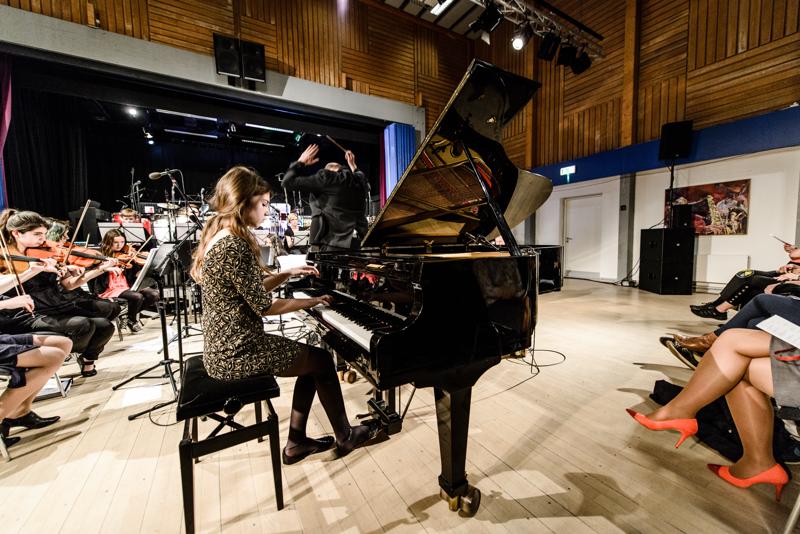  20140502_PB8_8976.JPG </br ><small> 2014-05-02 20:39</br >NIKON D800 + 14.0-24.0 mm f/2.8<br /> 14mm 1/60s f/2.8 ISO 2800</small>