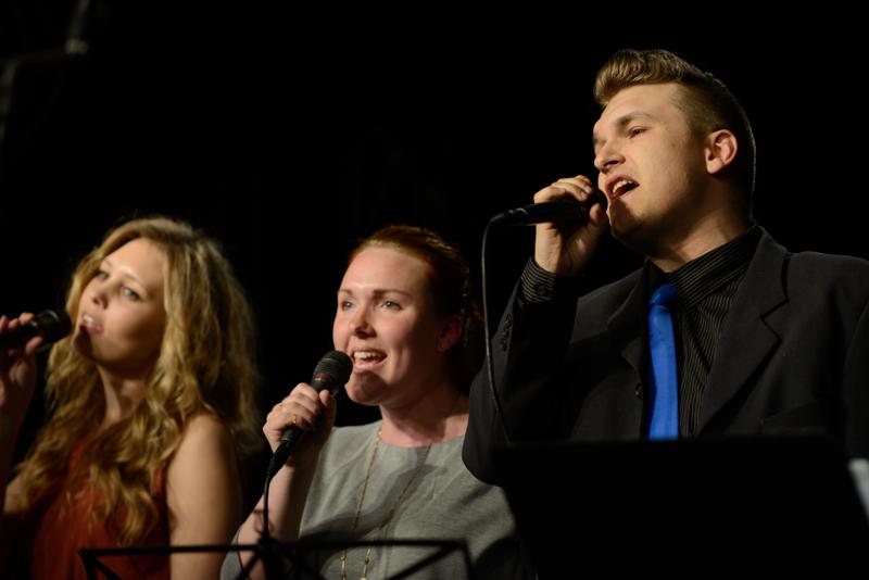  20140502_PB8_8877.JPG </br ><small> 2014-05-02 18:32</br >NIKON D800 + 70.0-200.0 mm f/2.8<br /> 150mm 1/160s f/2.8 ISO 560</small>