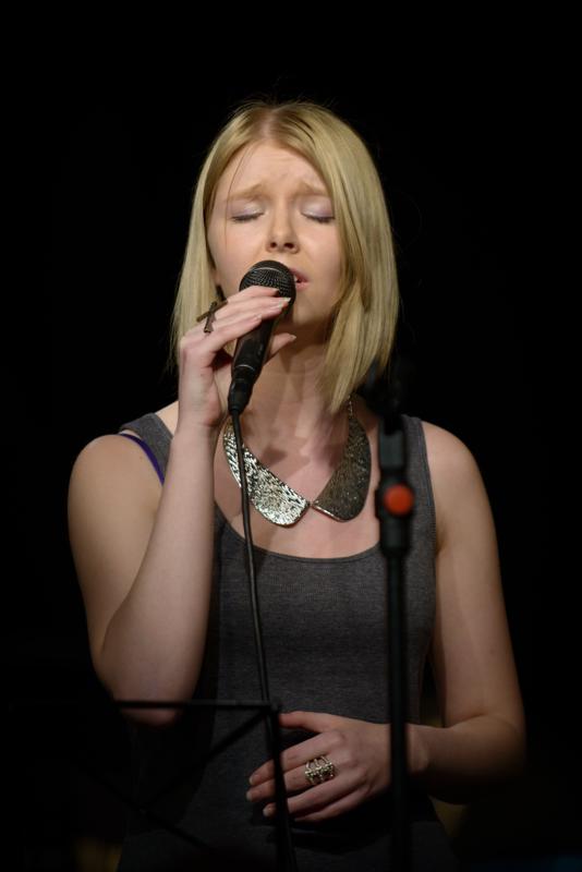  20140502_PB8_8932.JPG </br ><small> 2014-05-02 19:49</br >NIKON D800 + 70.0-200.0 mm f/2.8<br /> 200mm 1/200s f/2.8 ISO 500</small>