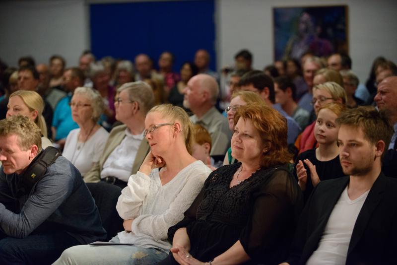  20140502_PB8_9052.JPG </br ><small> 2014-05-02 21:35</br >NIKON D800 + 70.0-200.0 mm f/2.8<br /> 102mm 1/80s f/3.2 ISO 6400</small>