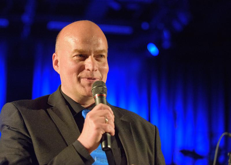  20150508-PB8_8367.JPG </br ><small> 2015-05-08 20:28</br >NIKON D800 + 70.0-200.0 mm f/2.8<br /> 86mm 1/125s f/3.5 ISO 5000</small>