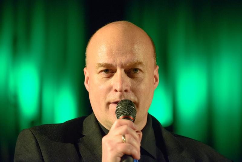  20150508-PB8_8282.JPG </br ><small> 2015-05-08 19:11</br >NIKON D800 + 70.0-200.0 mm f/2.8<br /> 150mm 1/125s f/3.5 ISO 4000</small>