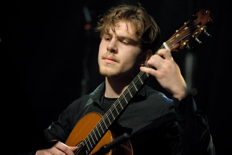  PBZ_6426.jpg </br ><small> 2024-04-12 18:33</br >NIKON Z 8 + VR 70-200mm f/2.8G<br /> 200mm 1/250s f/2.8 ISO 11400</small>