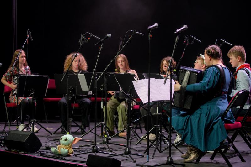  PBZ_6778.jpg </br ><small> 2024-04-12 20:12</br >NIKON Z 8 + VR 70-200mm f/2.8G<br /> 90mm 1/125s f/2.8 ISO 2000</small>