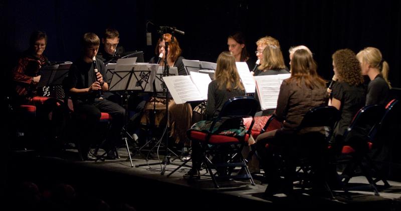  D2C_6164.jpg </br >Gallakoncert m/Sigurd og Hoje-Taastrup Kommunale Musikskole</br > <small> 2008-04-02 19:25</br >NIKON D200 86mm 1/60s f/2.8 ISO 640</small>