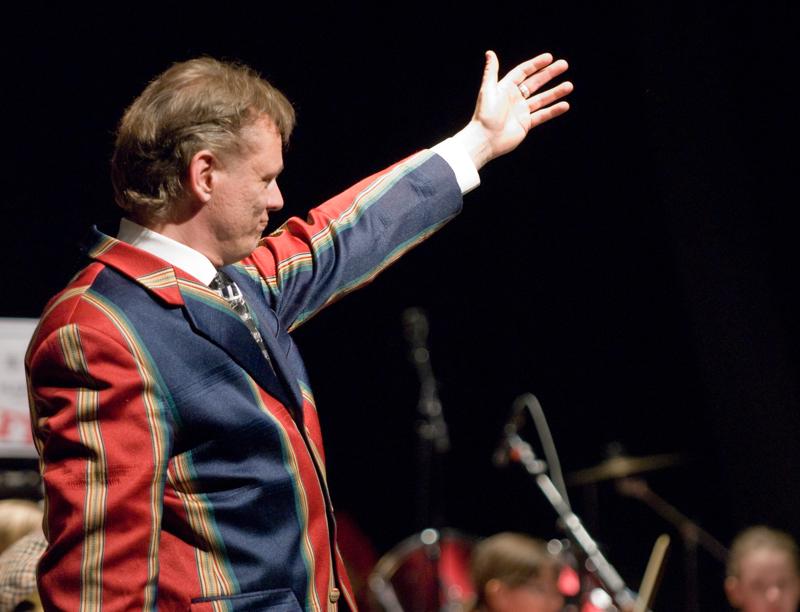  D2C_6232.jpg </br >Gallakoncert m/Sigurd og Hoje-Taastrup Kommunale Musikskole</br > <small> 2008-04-02 19:42</br >NIKON D200 155mm 1/40s f/2.8 ISO 1400</small>