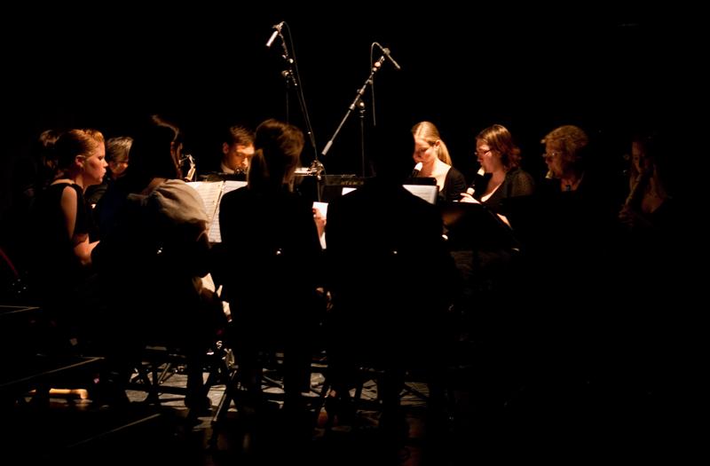  D2C_8639.jpg </br ><small> 2010-05-06 19:24</br >NIKON D200 34mm 1/20s f/2.8 ISO 800</small>