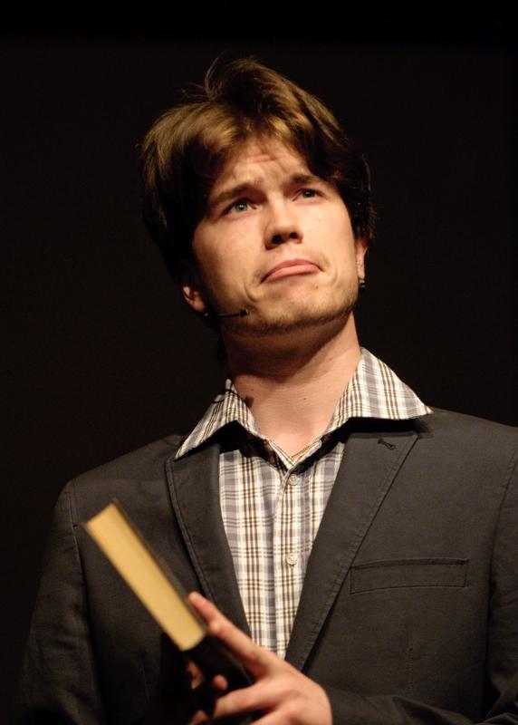  D3C_2763.jpg </br ><small> 2010-05-06 19:23</br >NIKON D300 160mm 1/60s f/2.8 ISO 1600</small>