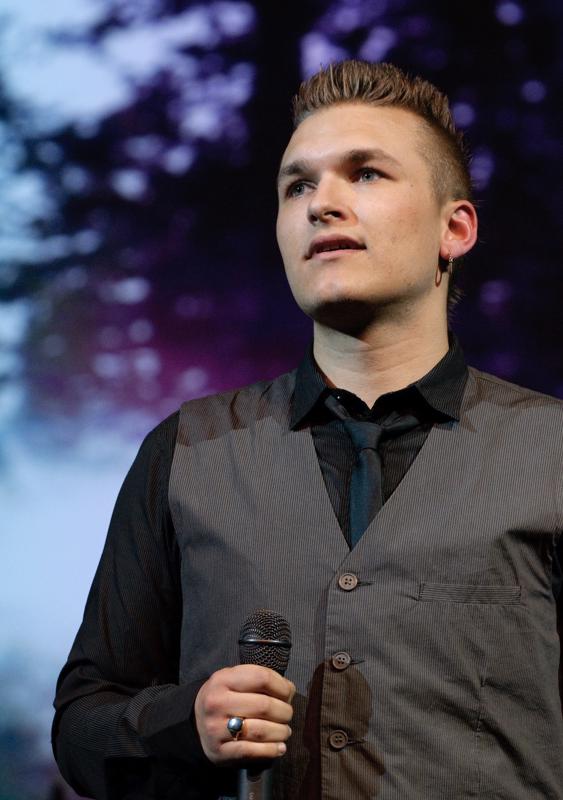  D3C_2771.jpg </br ><small> 2010-05-06 19:26</br >NIKON D300 150mm 1/160s f/4 ISO 1600</small>