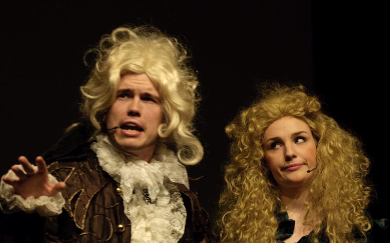  D3C_2860.jpg </br ><small> 2010-05-06 20:22</br >NIKON D300 120mm 1/125s f/2.8 ISO 1600</small>