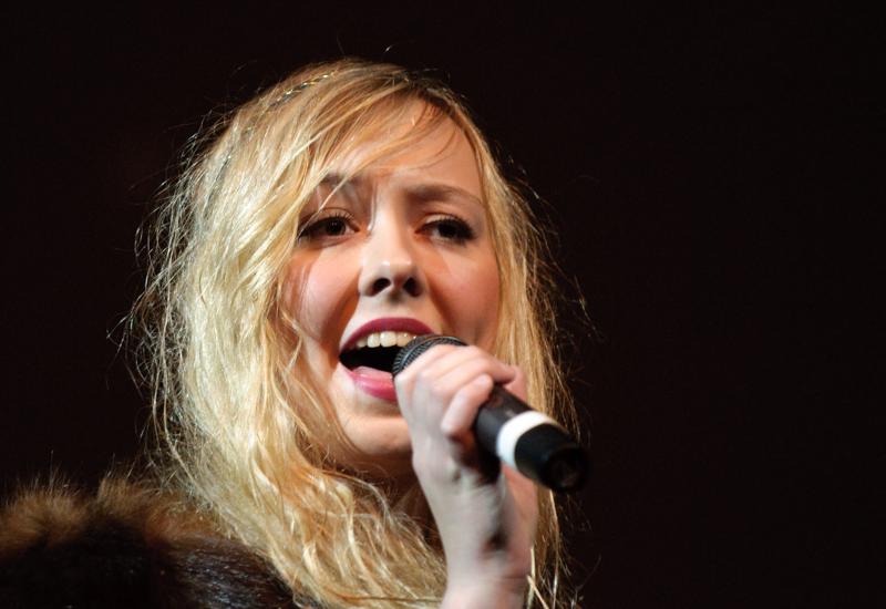  D3C_2917.jpg </br ><small> 2010-05-06 20:52</br >NIKON D300 200mm 1/100s f/3.5 ISO 1600</small>