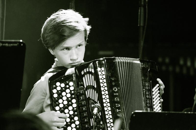  20160520-PB8_7515-2.JPG </br ><small> 2016-05-20 19:31</br >NIKON D800 250mm 1/250s f/5.6 ISO 6400</small>