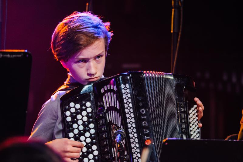  20160520-PB8_7515.JPG </br ><small> 2016-05-20 19:31</br >NIKON D800 250mm 1/250s f/5.6 ISO 6400</small>