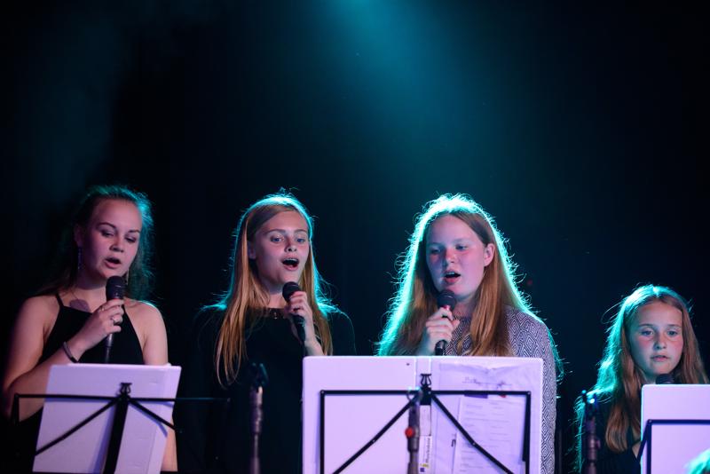  20160520-PB8_7607.JPG </br ><small> 2016-05-20 20:01</br >NIKON D800 130mm 1/250s f/3.2 ISO 3200</small>