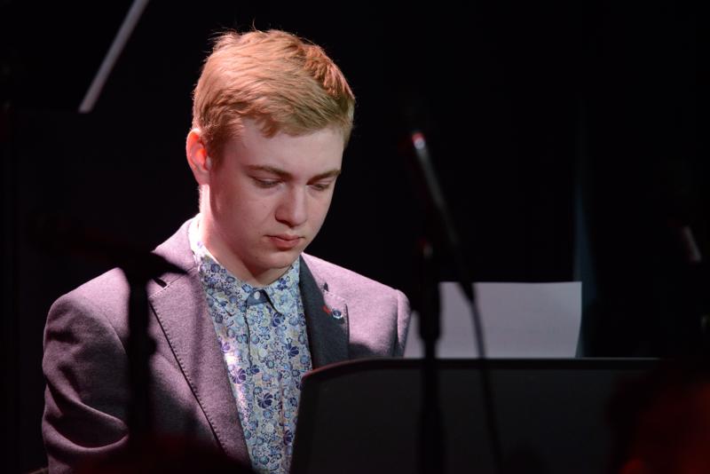  20160520-PB8_7694.JPG </br ><small> 2016-05-20 21:01</br >NIKON D800 450mm 1/250s f/6 ISO 3200</small>