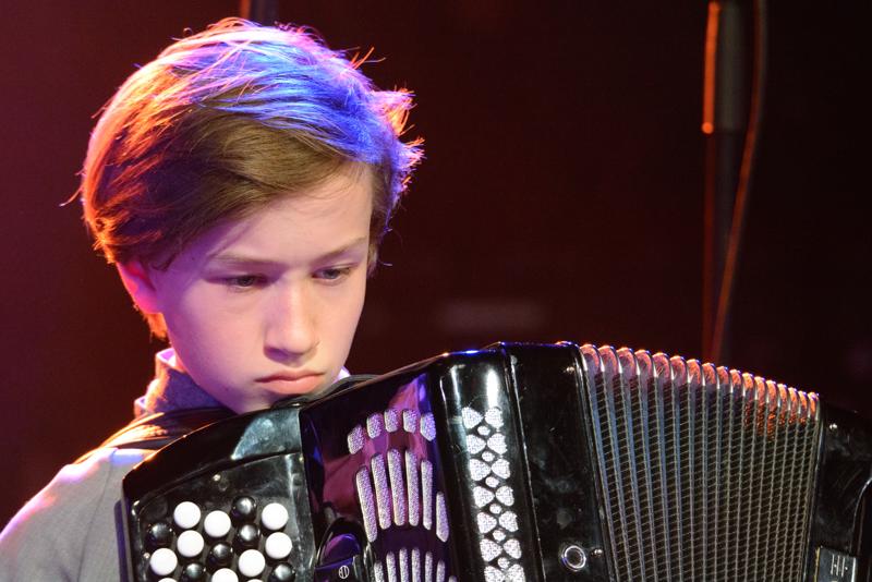  20160520-PB8_7513.JPG </br ><small> 2016-05-20 19:31</br >NIKON D800 350mm 1/250s f/6 ISO 9051</small>