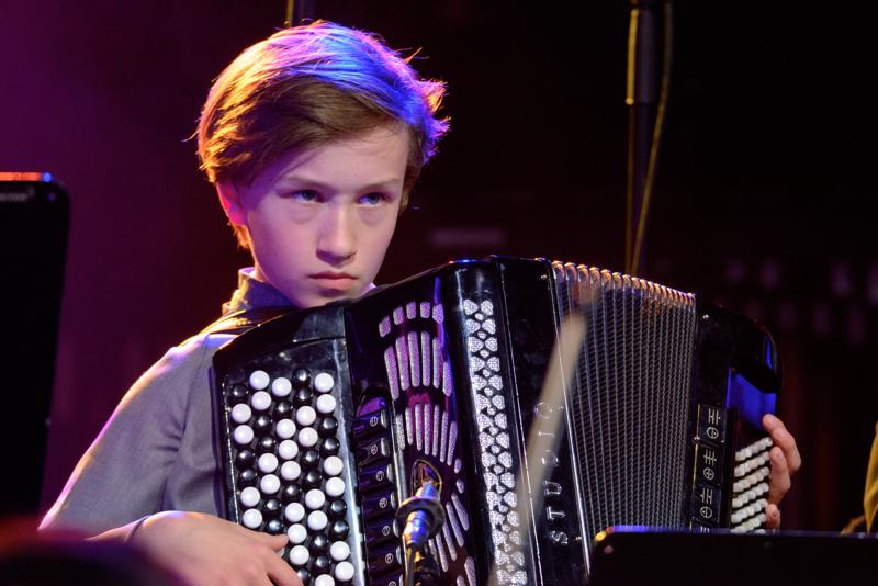  20160520-PB8_7516.JPG </br ><small> 2016-05-20 19:31</br >NIKON D800 250mm 1/250s f/5.6 ISO 5600</small>