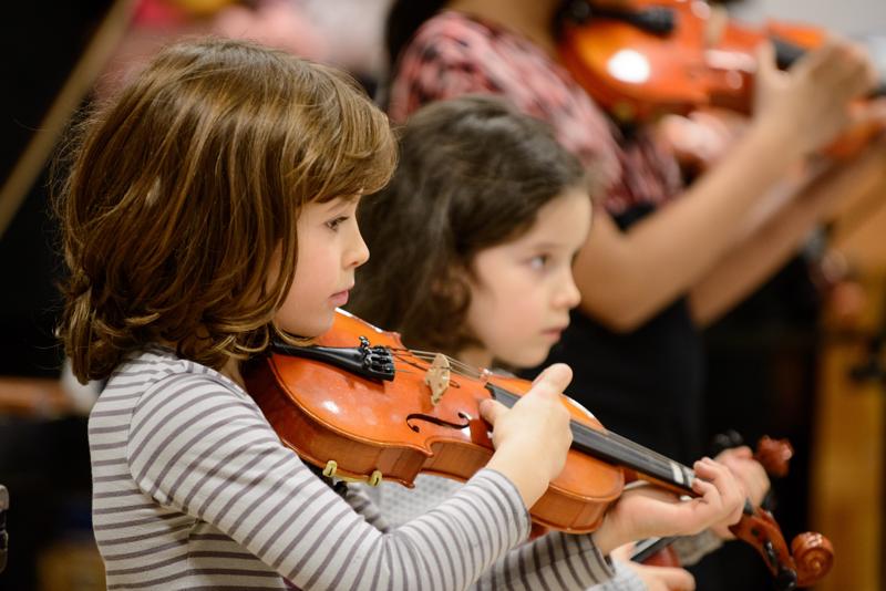  20121130_PB8_3795.JPG </br ><small> 2012-11-30 18:03</br >NIKON D800 + 70.0-200.0 mm f/2.8<br /> 200mm 1/80s f/2.8 ISO 2000</small>