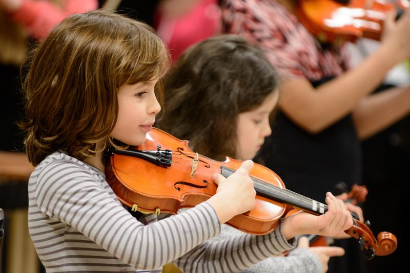  20121130_PB8_3798.JPG </br ><small> 2012-11-30 18:04</br >NIKON D800 + 70.0-200.0 mm f/2.8<br /> 200mm 1/80s f/2.8 ISO 2000</small>