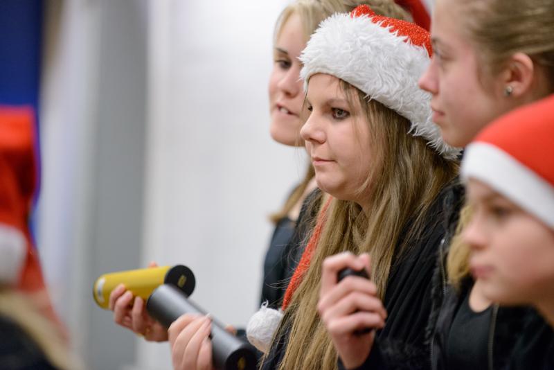  20121130_PB8_3840.JPG </br ><small> 2012-11-30 18:43</br >NIKON D800 + 70.0-200.0 mm f/2.8<br /> 200mm 1/125s f/3.2 ISO 3200</small>