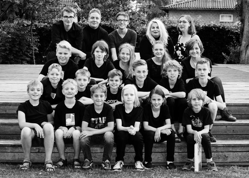  20160607-PB8_8246-2.JPG </br ><small> 2016-06-07 18:07</br >NIKON D800 70mm 1/200s f/8 ISO 800</small>