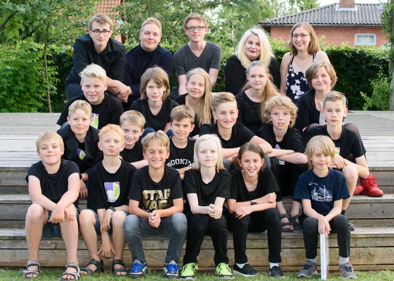  20160607-PB8_8258.JPG </br ><small> 2016-06-07 18:08</br >NIKON D800 70mm 1/200s f/8 ISO 800</small>